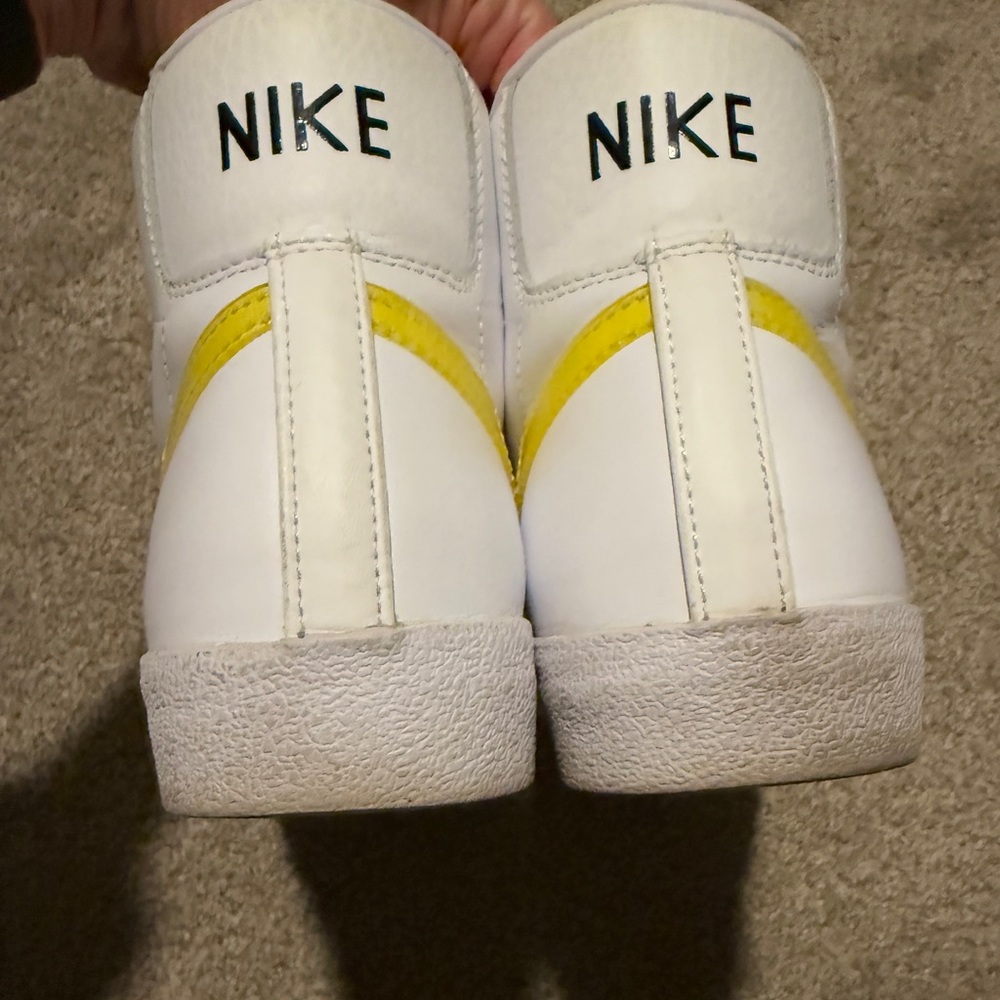 Nike Blazers - Picture 3 of 4